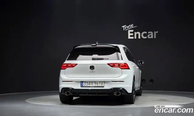 Volkswagen Golf 2023 2.0 автомат (гидро), миниатюра 4