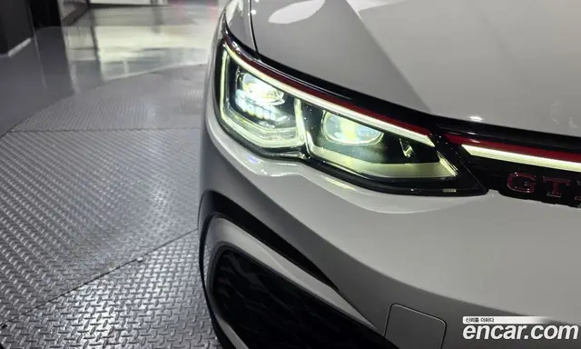Volkswagen Golf 2023 2.0 автомат (гидро), миниатюра 8
