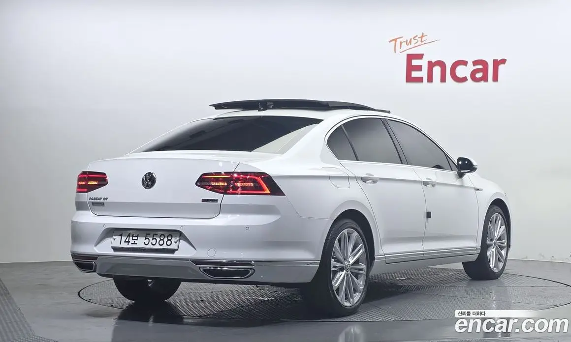 Volkswagen Passat 2018 2.0 автомат (гидро), фото 2 Volkswagen Passat 2018 2.0 автомат (гидро), фото 2