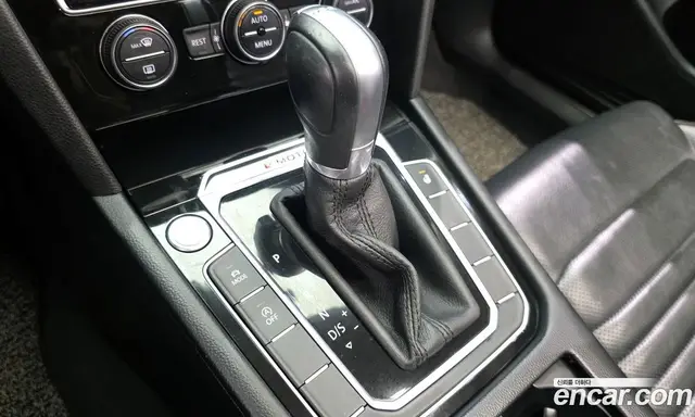 Volkswagen Passat 2018 2.0 автомат (гидро), миниатюра 12