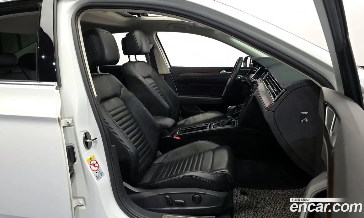 Volkswagen Passat 2018 2.0 автомат (гидро), фото 16 Volkswagen Passat 2018 2.0 автомат (гидро), фото 16