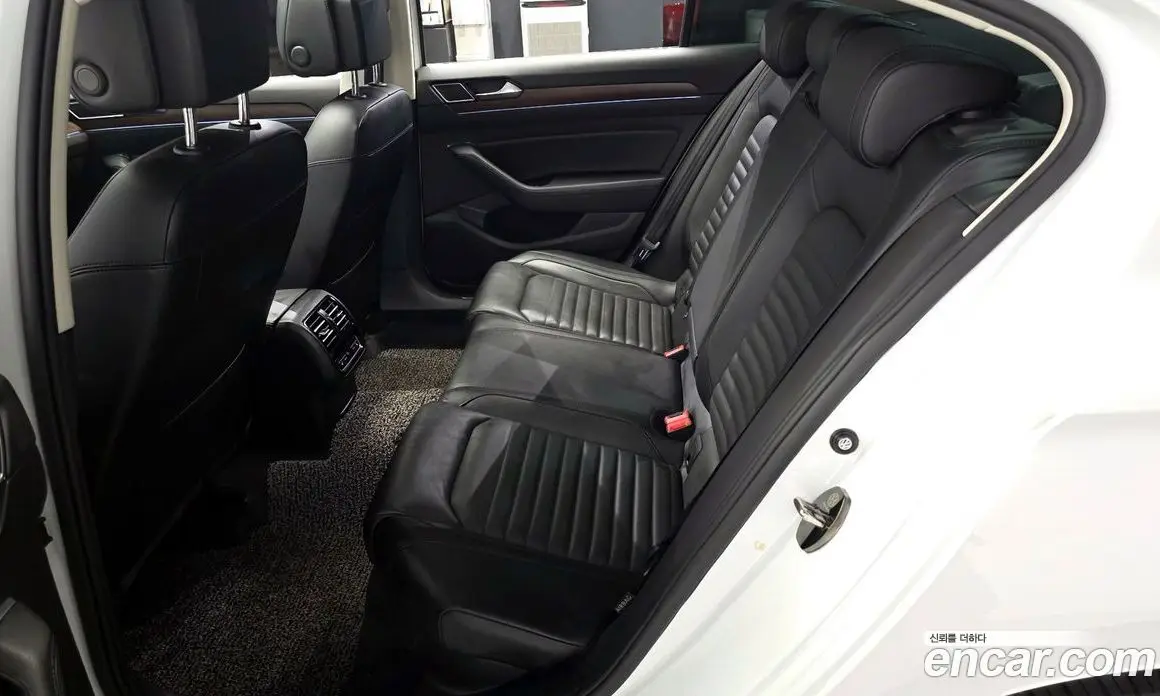 Volkswagen Passat 2018 2.0 автомат (гидро), фото 18 Volkswagen Passat 2018 2.0 автомат (гидро), фото 18