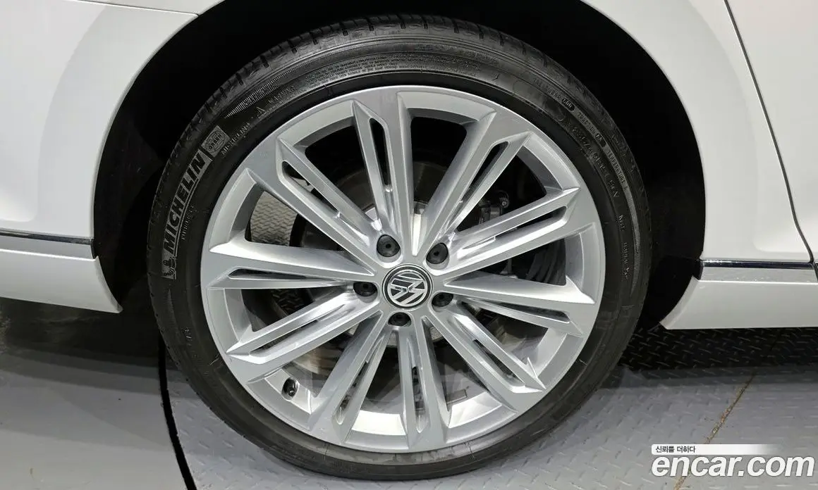 Volkswagen Passat 2018 2.0 автомат (гидро), фото 5 Volkswagen Passat 2018 2.0 автомат (гидро), фото 5