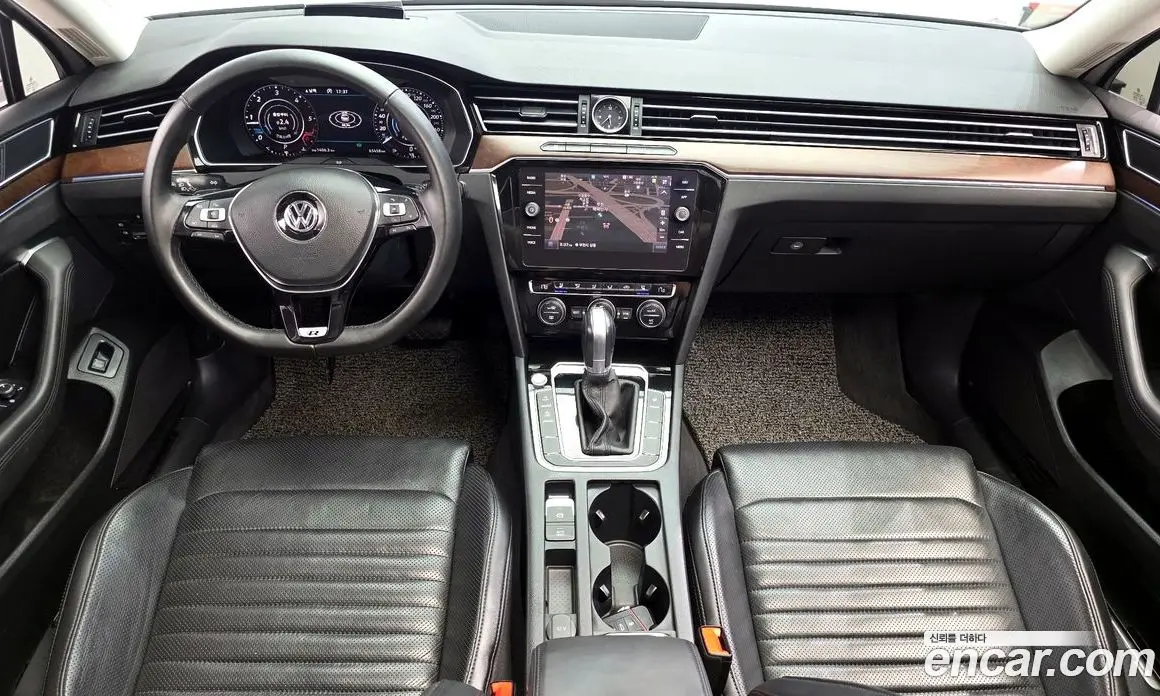 Volkswagen Passat 2018 2.0 автомат (гидро), фото 10 Volkswagen Passat 2018 2.0 автомат (гидро), фото 10