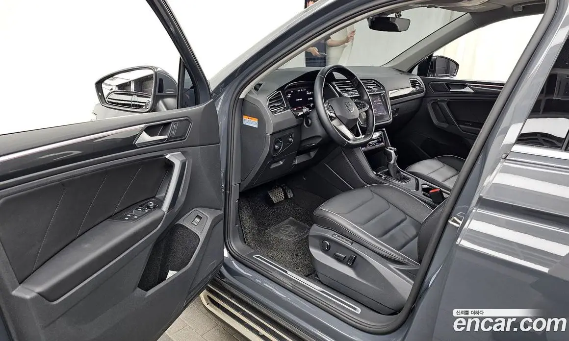 Volkswagen Tiguan 2022 2.0 автомат (гидро), фото 13 Volkswagen Tiguan 2022 2.0 автомат (гидро), фото 13
