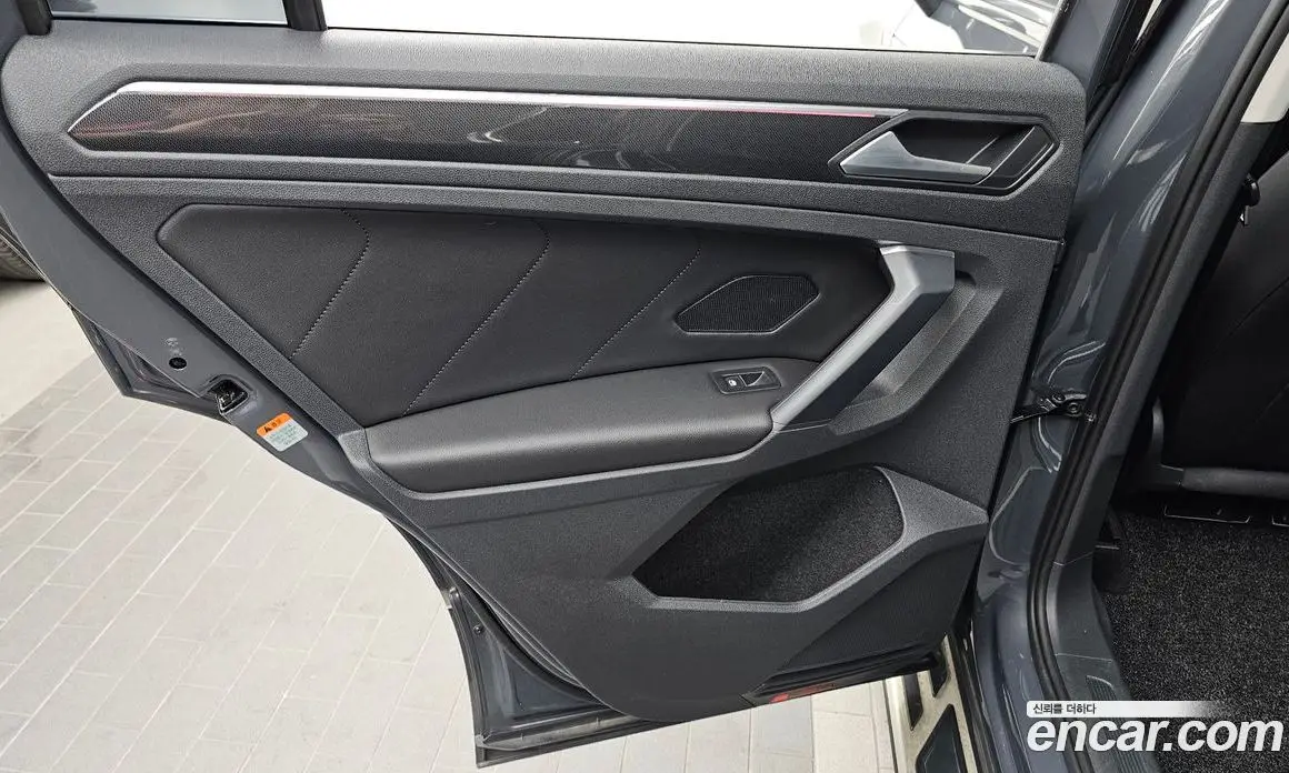 Volkswagen Tiguan 2022 2.0 автомат (гидро), фото 15 Volkswagen Tiguan 2022 2.0 автомат (гидро), фото 15