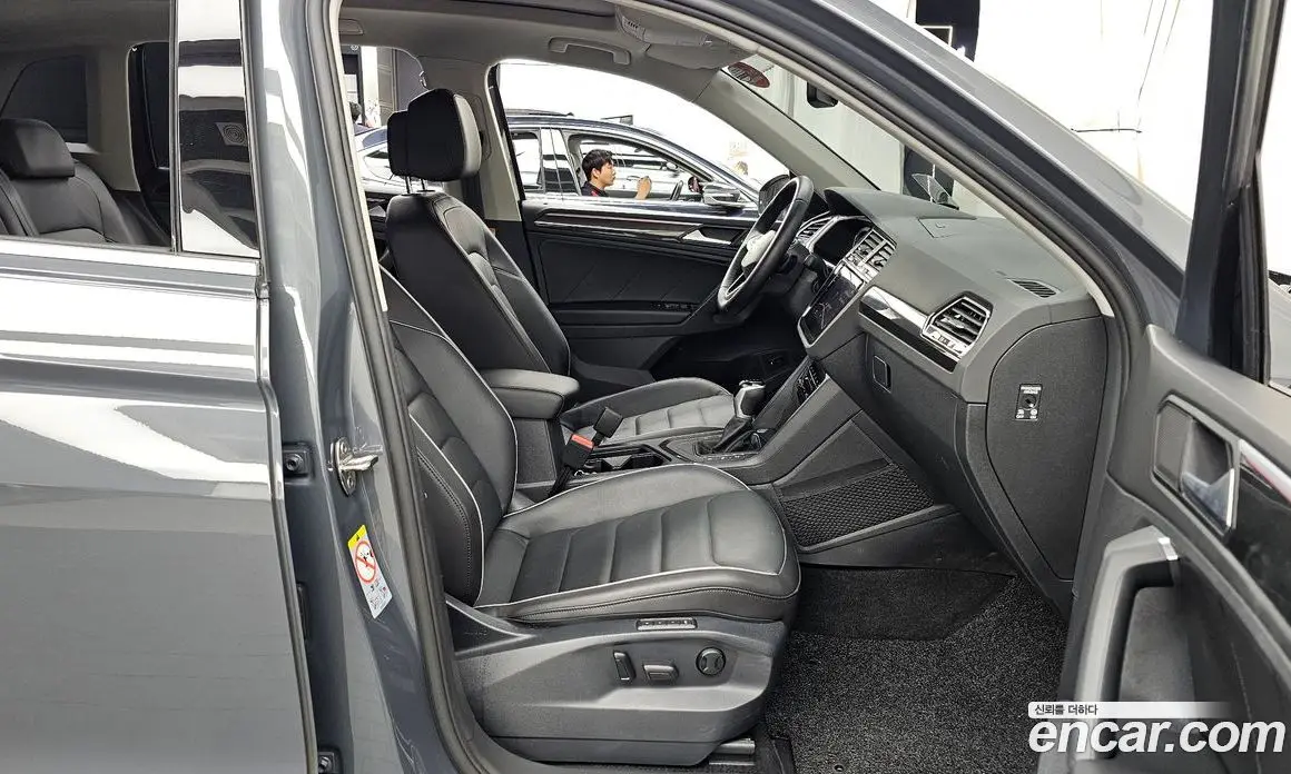 Volkswagen Tiguan 2022 2.0 автомат (гидро), фото 17 Volkswagen Tiguan 2022 2.0 автомат (гидро), фото 17