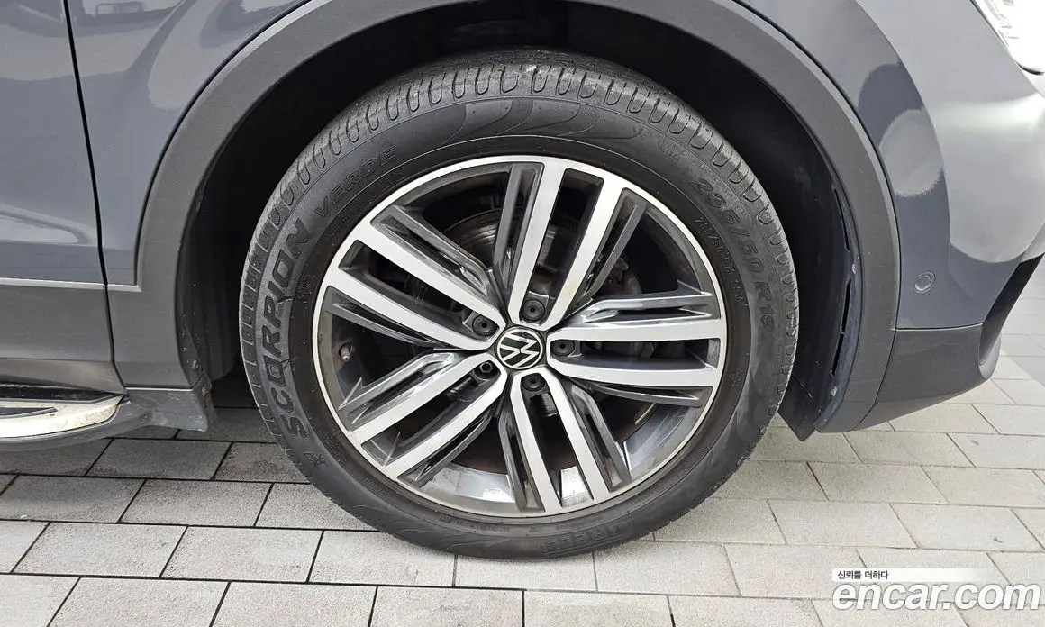 Volkswagen Tiguan 2022 2.0 автомат (гидро), фото 7 Volkswagen Tiguan 2022 2.0 автомат (гидро), фото 7