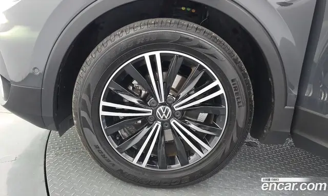 Volkswagen Tiguan 2024 2.0 автомат (гидро), миниатюра 4