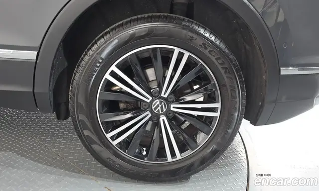 Volkswagen Tiguan 2024 2.0 автомат (гидро), миниатюра 6
