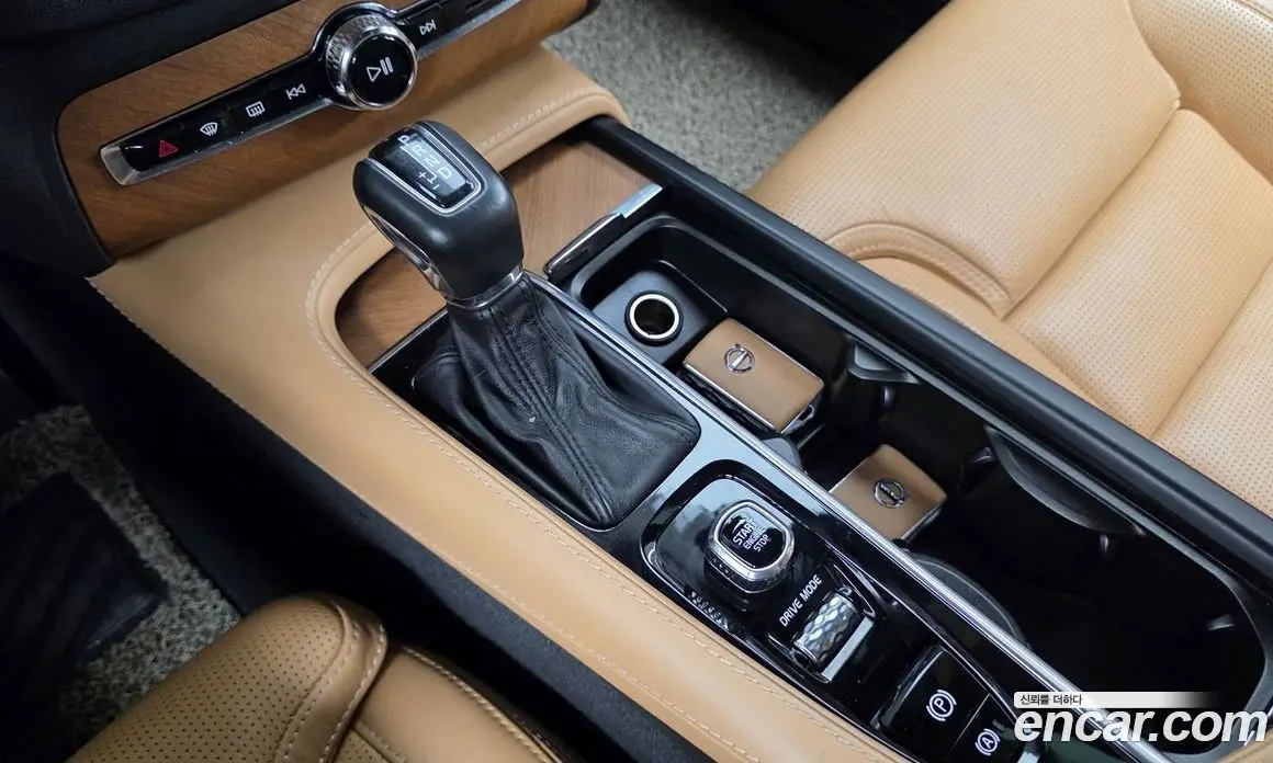 Volvo XC90 2018 2.0 автомат (гидро), фото 12 Volvo XC90 2018 2.0 автомат (гидро), фото 12