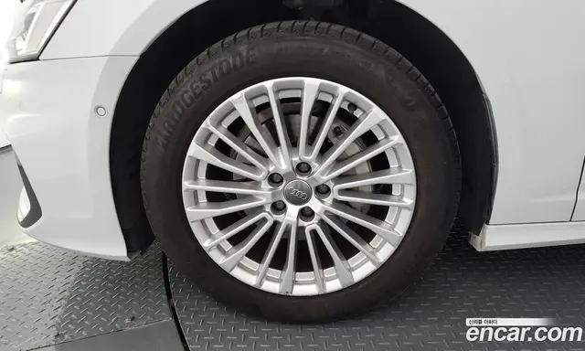 Audi A6 2020 2.0 автомат (гидро), миниатюра 5