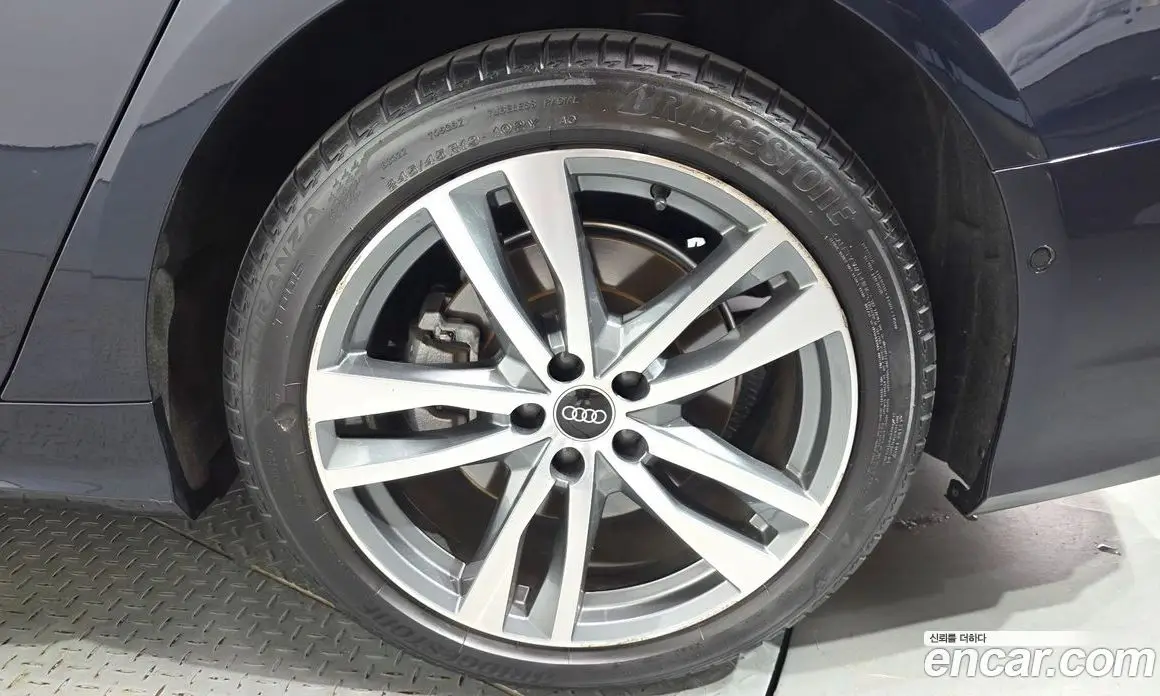 Audi A6 2021 2.0 автомат (гидро), фото 7