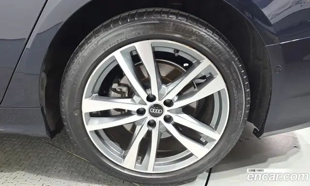 Audi A6 2021 2.0 автомат (гидро), миниатюра 7