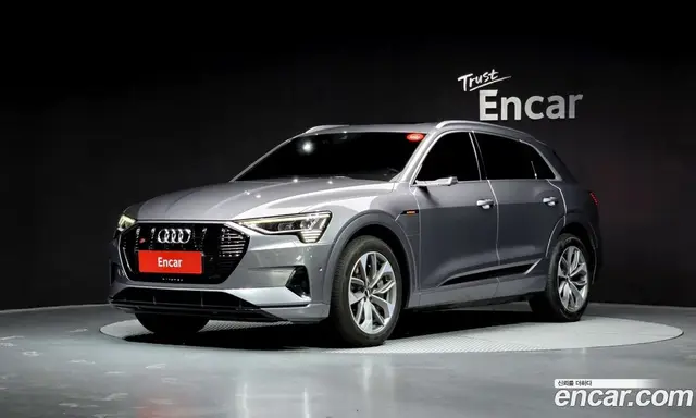 Audi e-tron, 2020, 60 180 км