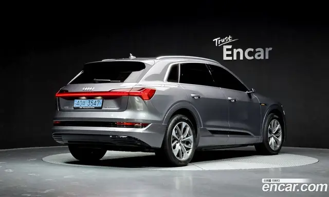 Audi e-tron 2020 0.2 автомат (гидро), миниатюра 2