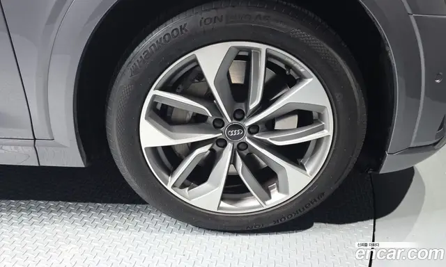 Audi e-tron 2020 0.2 автомат (гидро), миниатюра 7