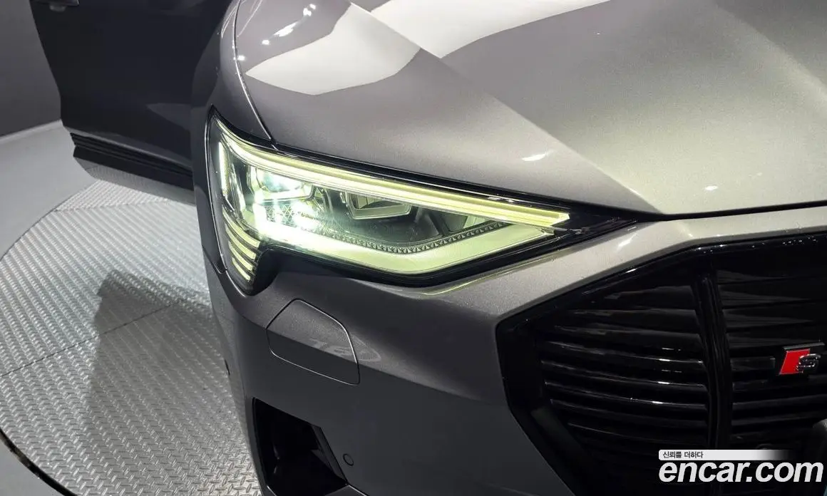 Audi e-tron 2020 0.2 автомат (гидро), фото 8