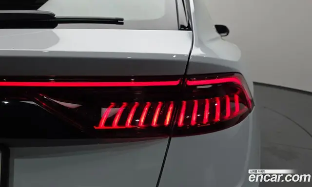 Audi Q8 2021 3.0 автомат (гидро), миниатюра 9