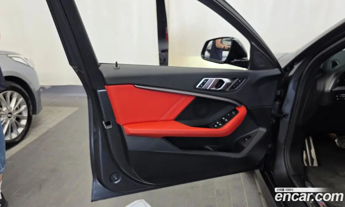 BMW 1 серия 2021 2.0 автомат (гидро), фото 14