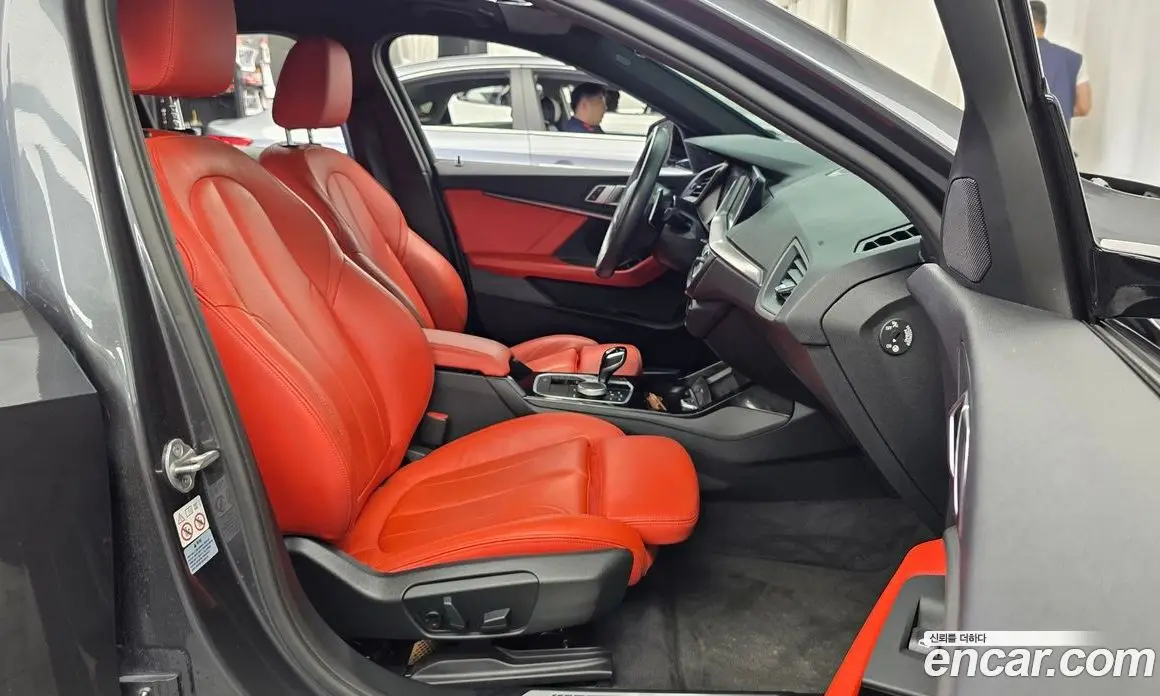 BMW 1 серия 2021 2.0 автомат (гидро), фото 17