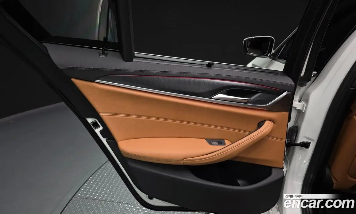 BMW 5 серия 2023 2.0 автомат (гидро), фото 15