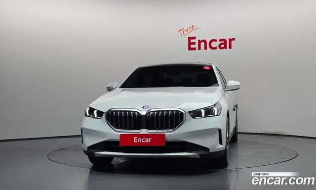 BMW 5 серия 2023 2.0 автомат (гидро), миниатюра 3
