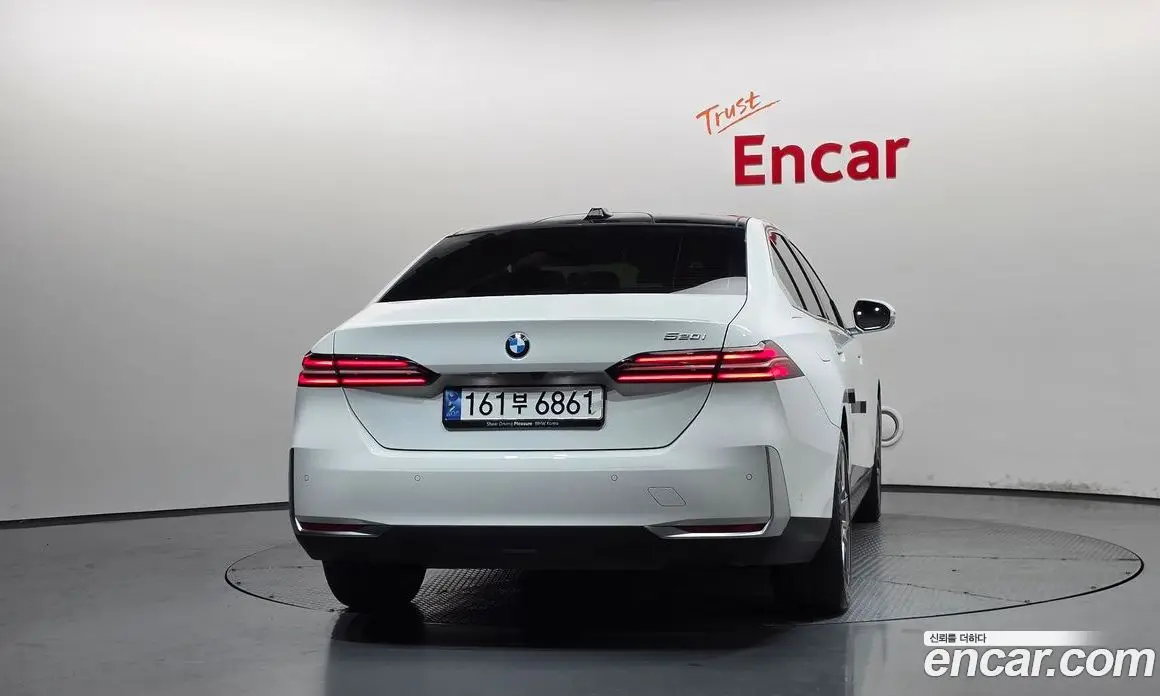 BMW 5 серия 2023 2.0 автомат (гидро), фото 4
