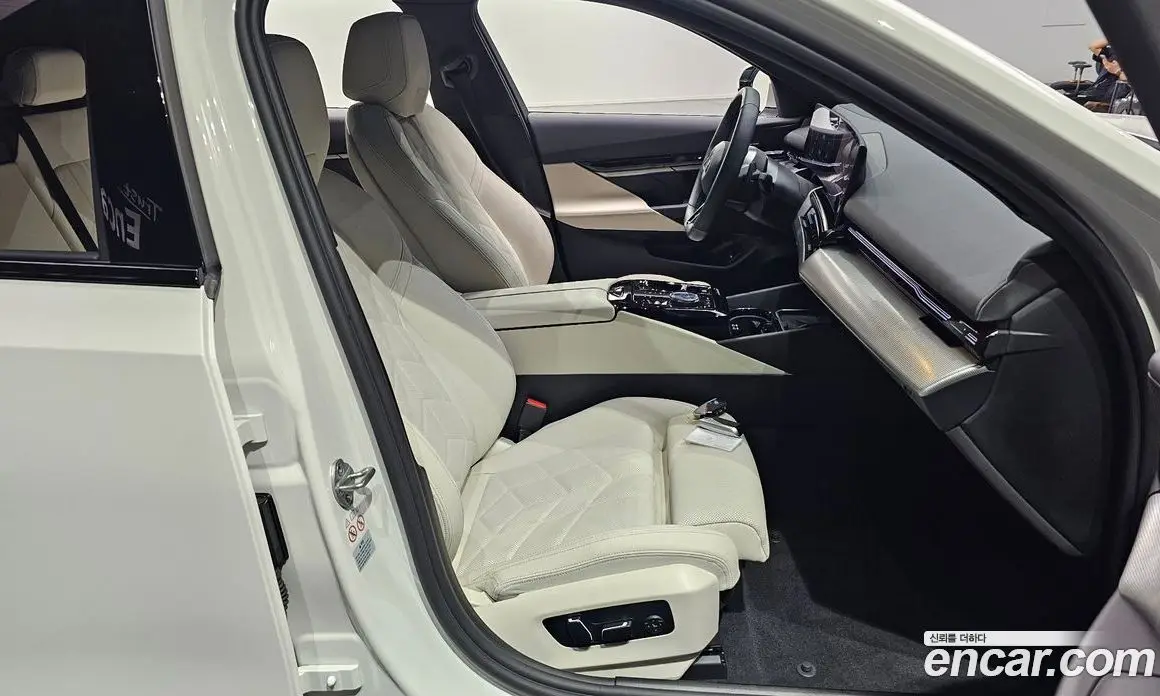 BMW 5 серия 2024 2.0 автомат (гидро), фото 16