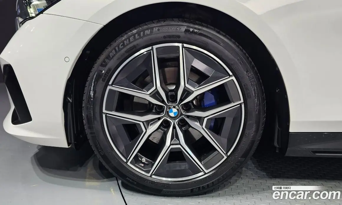 BMW 5 серия 2024 2.0 автомат (гидро), фото 5