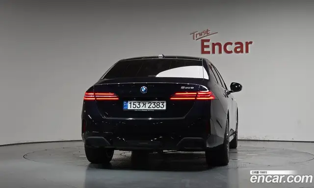 BMW 5 серия 2024 2.0 автомат (гидро), миниатюра 3