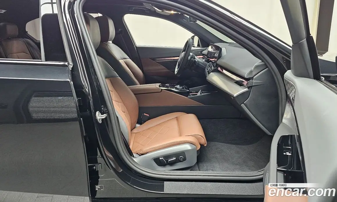 BMW 5 серия 2025 2.0 автомат (гидро), фото 16 BMW 5 серия 2025 2.0 автомат (гидро), фото 16