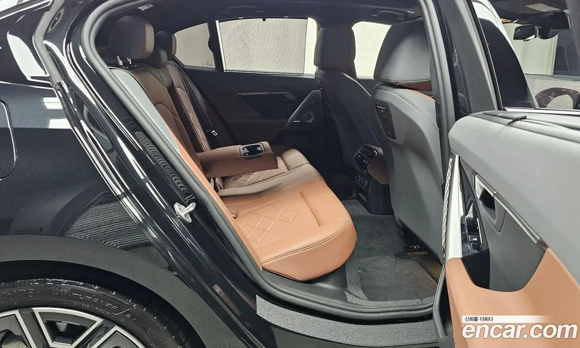 BMW 5 серия 2025 2.0 автомат (гидро), фото 17 BMW 5 серия 2025 2.0 автомат (гидро), фото 17