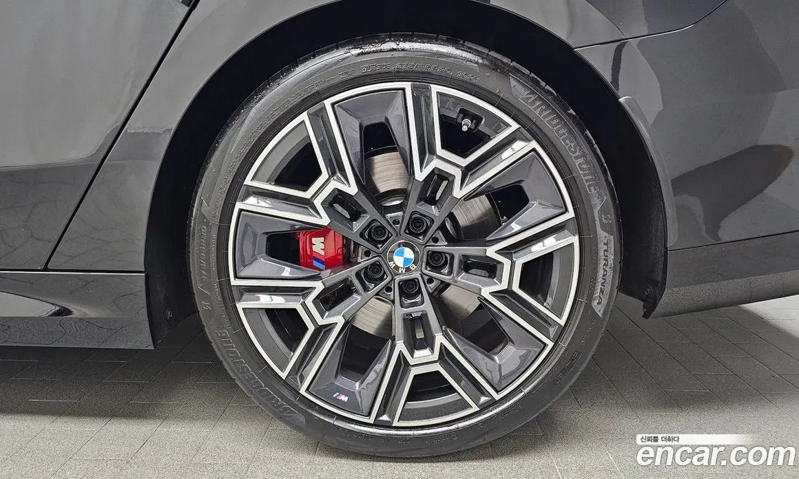 BMW 5 серия 2025 2.0 автомат (гидро), фото 7 BMW 5 серия 2025 2.0 автомат (гидро), фото 7