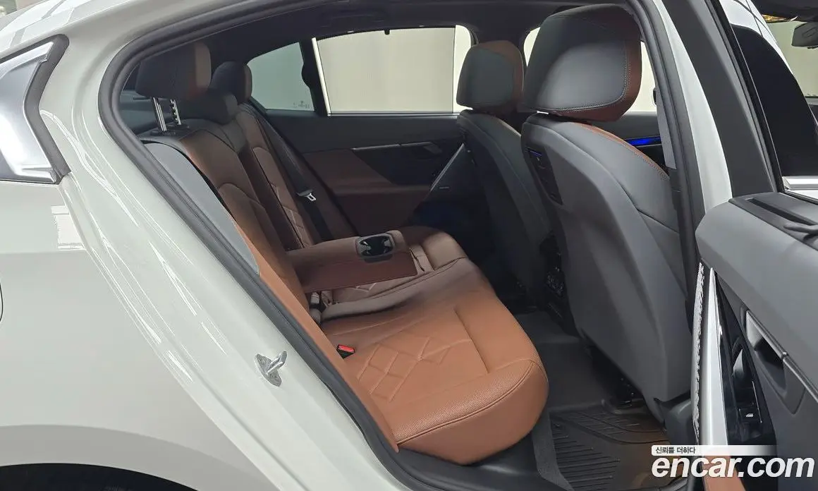 BMW 5 серия 2025 2.0 автомат (гидро), фото 16 BMW 5 серия 2025 2.0 автомат (гидро), фото 16