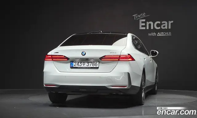 BMW 5 серия 2025 2.0 автомат (гидро), миниатюра 3 BMW 5 серия 2025 2.0 автомат (гидро), миниатюра 3