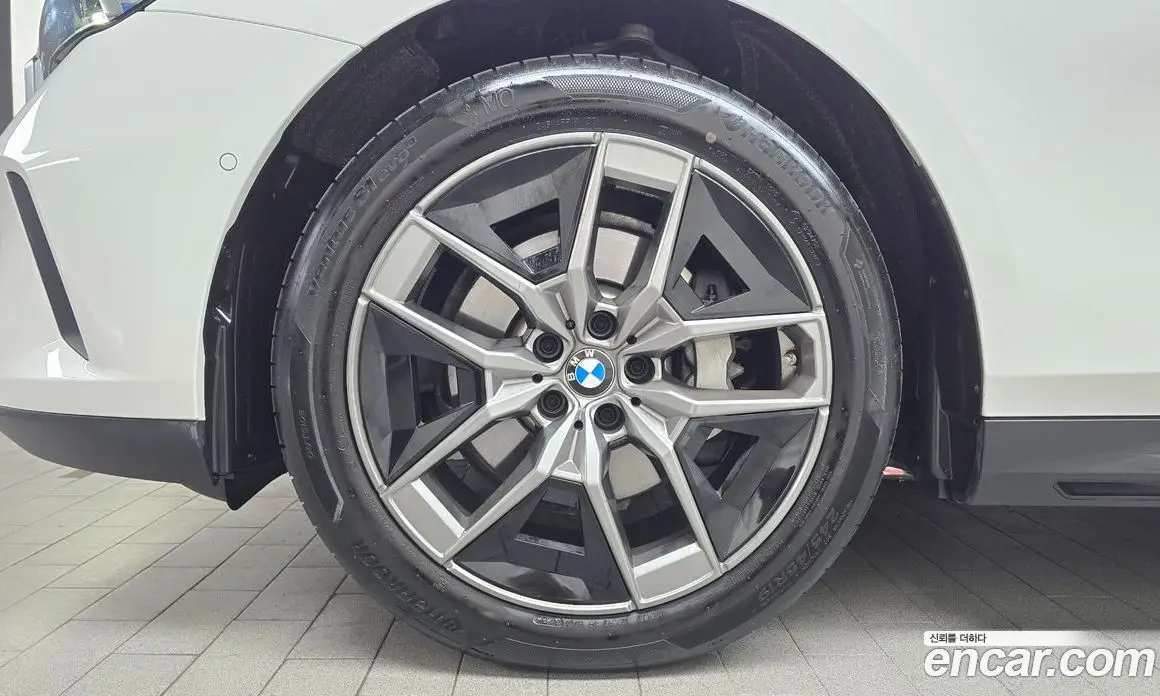 BMW 5 серия 2025 2.0 автомат (гидро), фото 4 BMW 5 серия 2025 2.0 автомат (гидро), фото 4