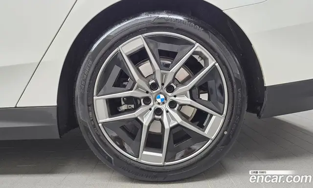 BMW 5 серия 2025 2.0 автомат (гидро), миниатюра 6 BMW 5 серия 2025 2.0 автомат (гидро), миниатюра 6