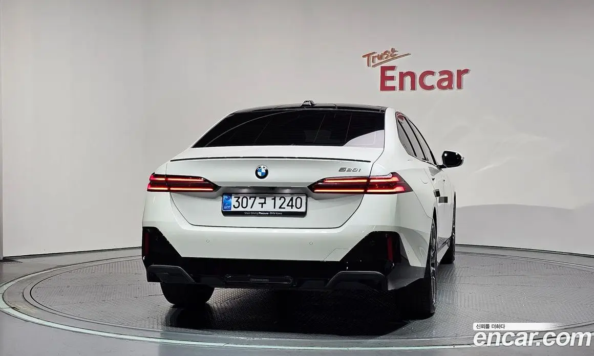 BMW 5 серия 2025 2.0 автомат (гидро), фото 4