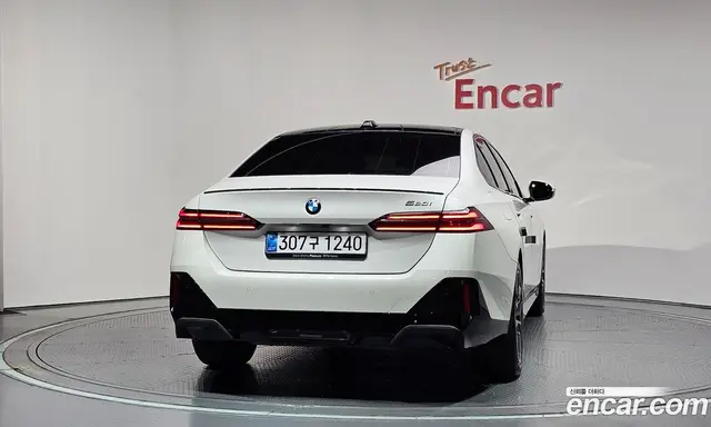 BMW 5 серия 2025 2.0 автомат (гидро), миниатюра 4