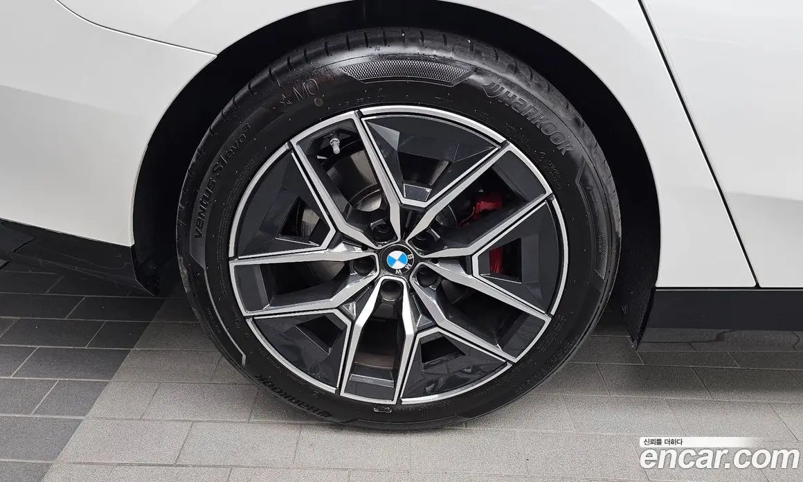 BMW 5 серия 2025 2.0 автомат (гидро), фото 5