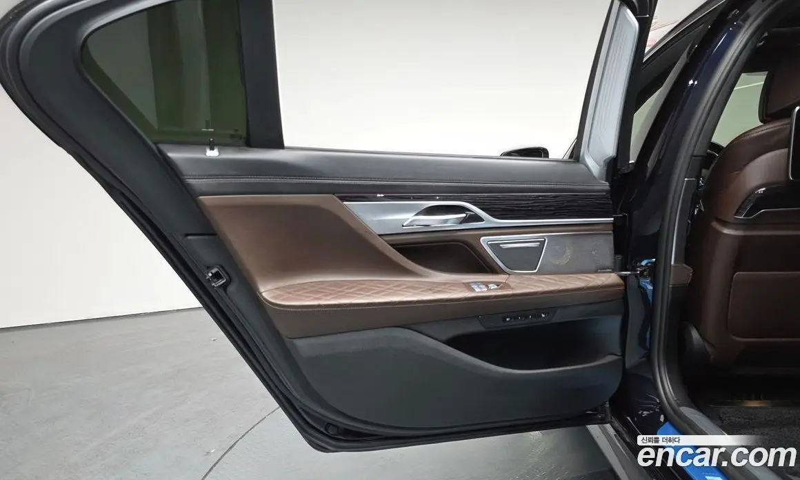 BMW 7 серия 2021 3.0 автомат (гидро), фото 14