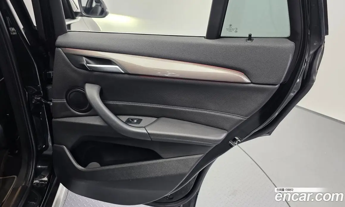 BMW X1 2021 2.0 автомат (гидро), фото 15