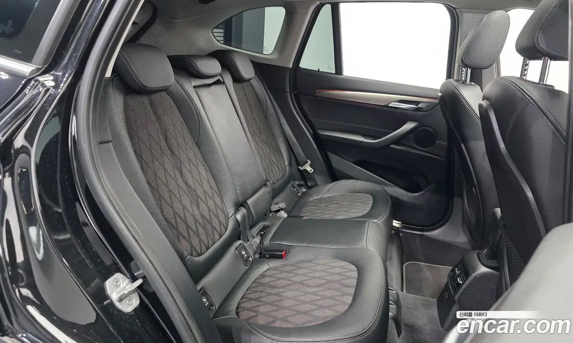 BMW X1 2021 2.0 автомат (гидро), фото 18