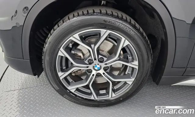 BMW X1 2021 2.0 автомат (гидро), миниатюра 5