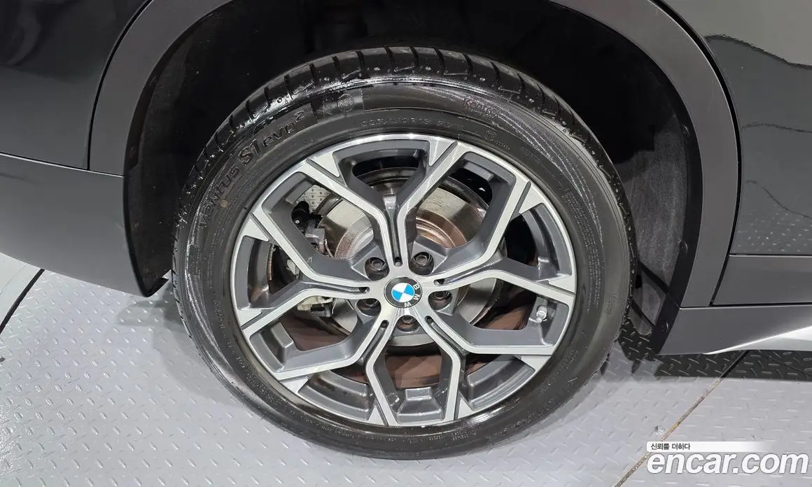 BMW X1 2021 2.0 автомат (гидро), фото 7