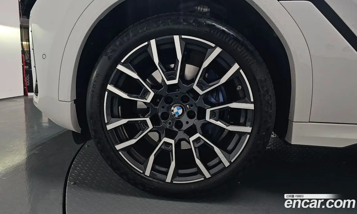 BMW X6 2024 3.0 автомат (гидро), фото 4