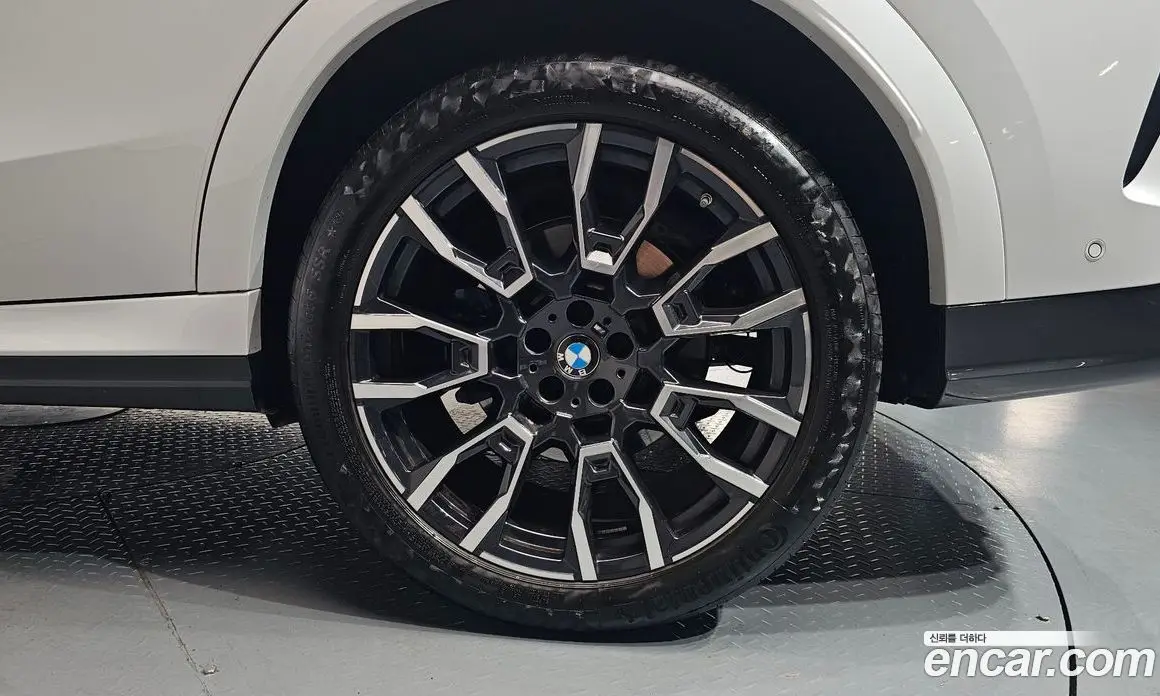 BMW X6 2024 3.0 автомат (гидро), фото 6