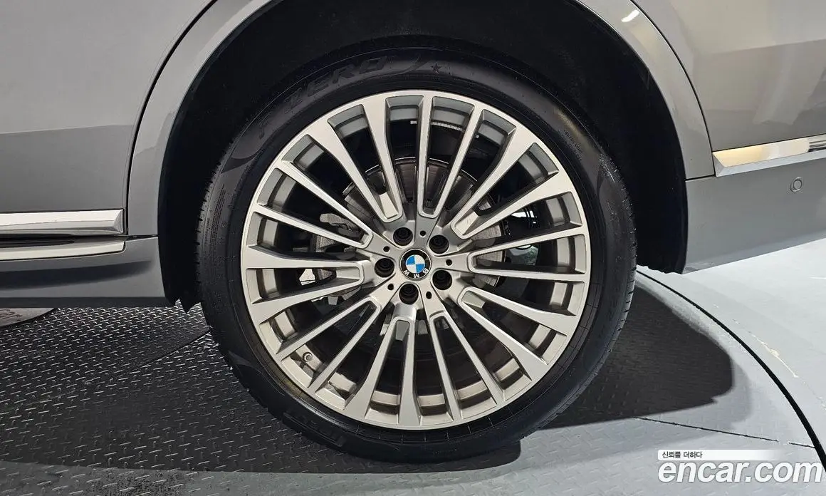BMW X7 2024 3.0 автомат (гидро), фото 6