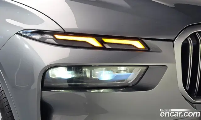 BMW X7 2024 3.0 автомат (гидро), миниатюра 7